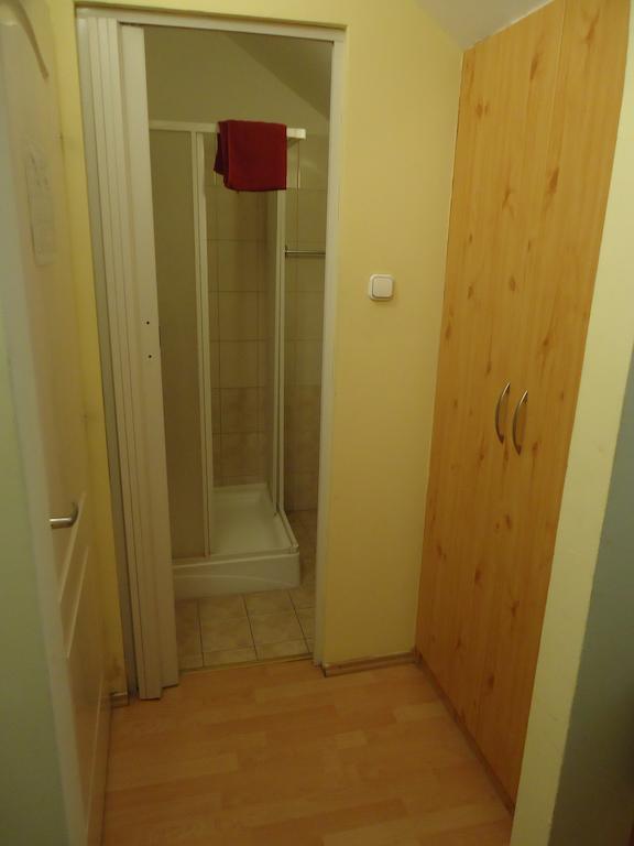 Hotel Czermann Panzió és Étterem à Oroszlány Chambre photo