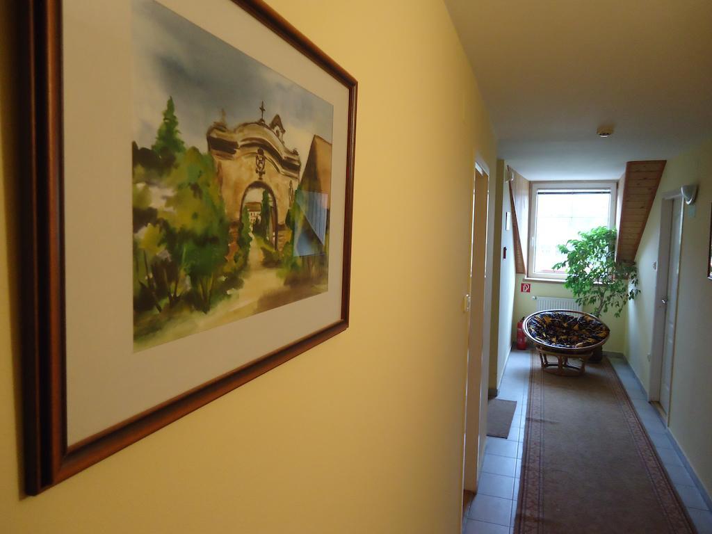 Hotel Czermann Panzió és Étterem à Oroszlány Extérieur photo